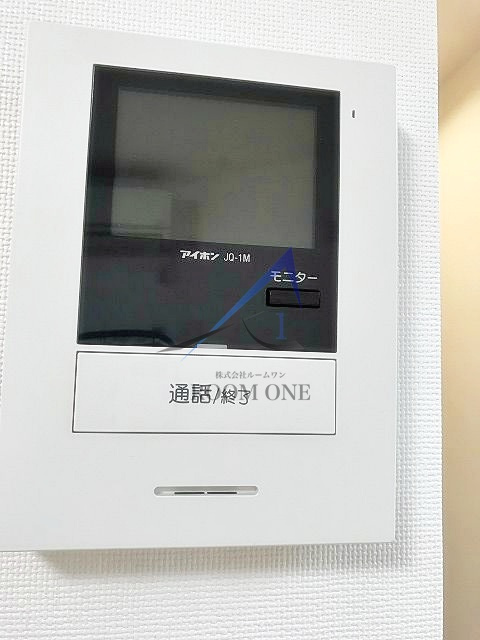 メゾンノアールのセキュリティ|モニター付きインターホンです。