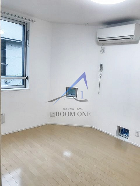 メゾンノアールの居間・リビング|洋室のお部屋です。