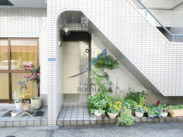 藤ビルのエントランス|エントランスです。