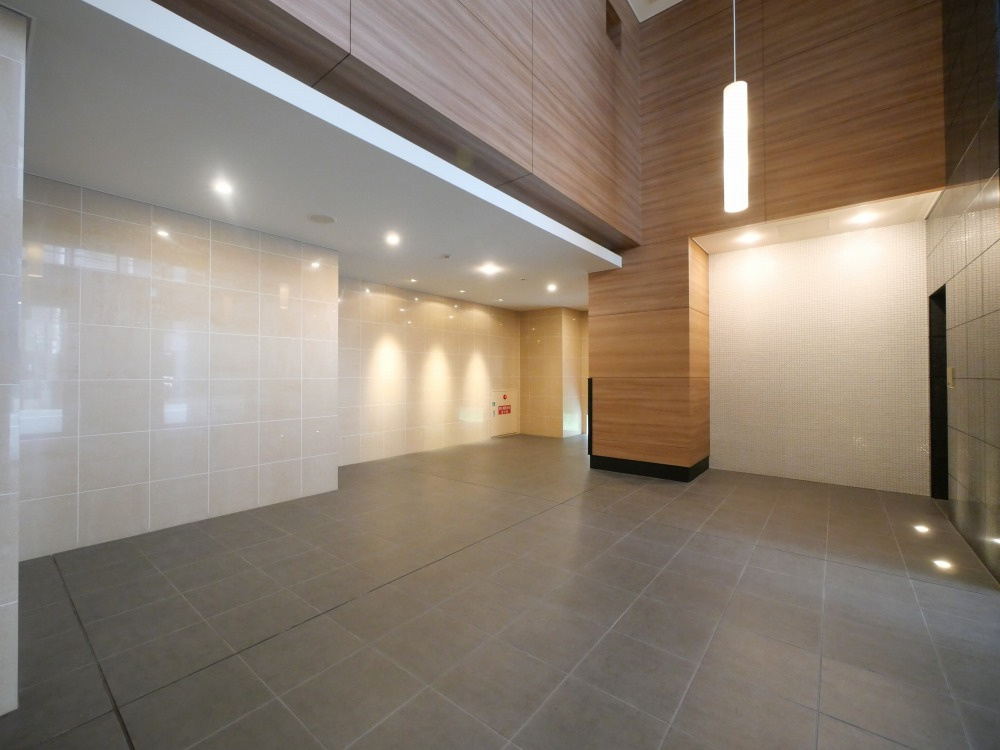 大阪市中央区徳井町２丁目の賃貸マンションのロビー