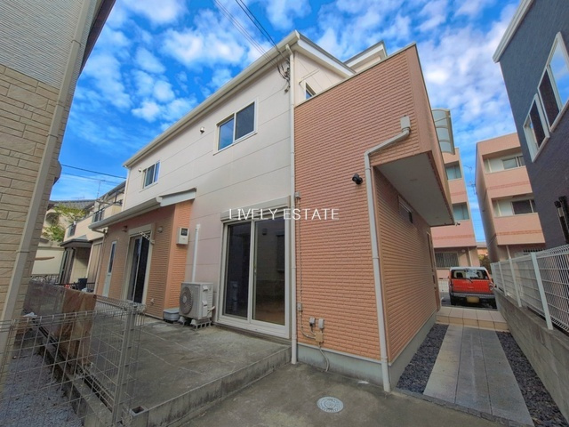草加市稲荷5丁目 中古戸建の外観