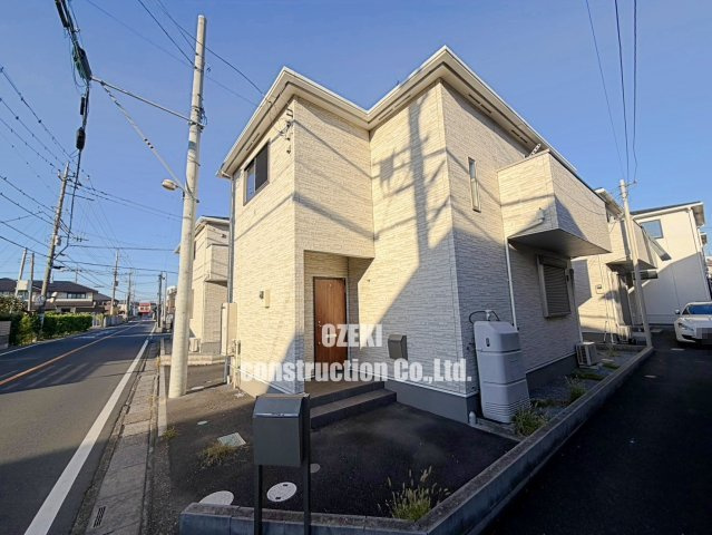 越谷市テラスハウスの外観