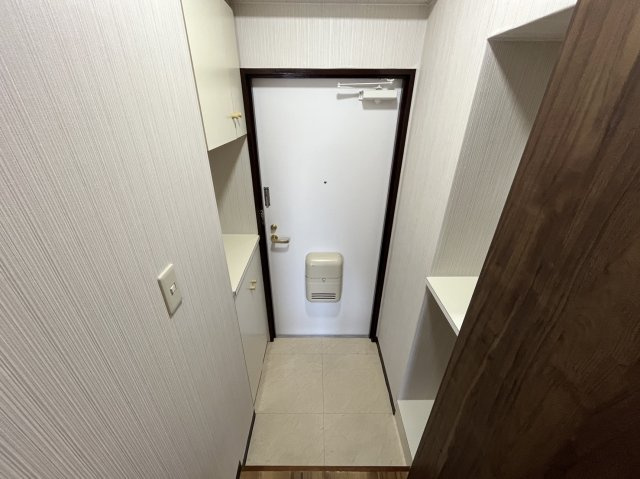 アメノカサNARUOの玄関