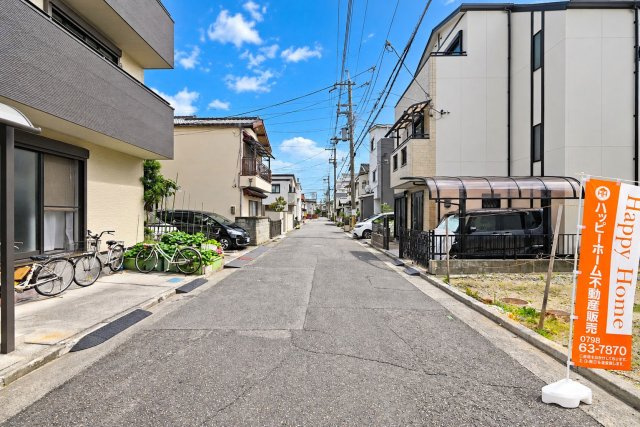 尼崎市西立花町1丁目建築条件無し売土地の前面道路含む現地写真|前面道路は東側に約5.9ｍ幅です。