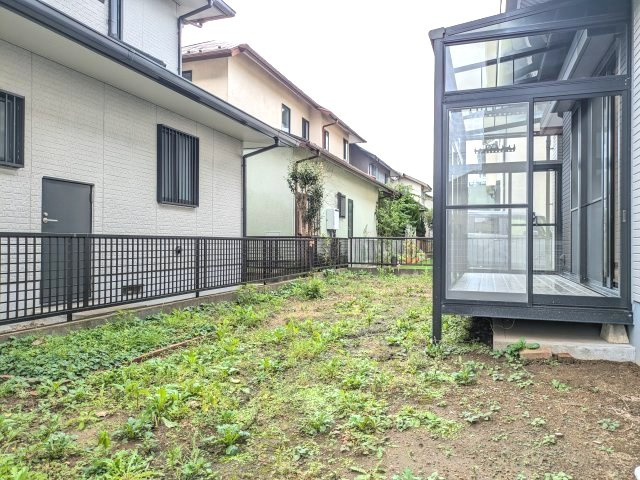 大網白里市みどりが丘2　中古戸建の庭|内外装リフォーム令和8年9月 都市ガス上下水 セキスイハウス施工 軽量鉄骨 車2台