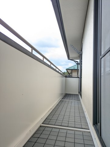 大網白里市みどりが丘2　中古戸建のバルコニー|内外装リフォーム令和8年9月 都市ガス上下水 セキスイハウス施工 軽量鉄骨 車2台