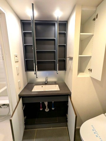 The Parkhabio上野御徒町の設備|三面鏡付洗面台