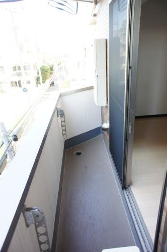 【バルコニー】 | ガーデンコート船橋 | 暖かな日差しのふりそそぐバルコニー