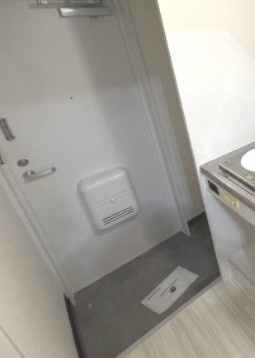 クロノス深見の玄関