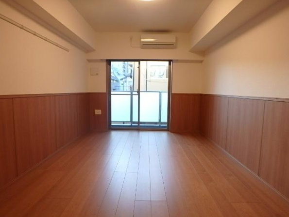 【居間・リビング】 | グランフォース高円寺 | 8.8帖の洋室。