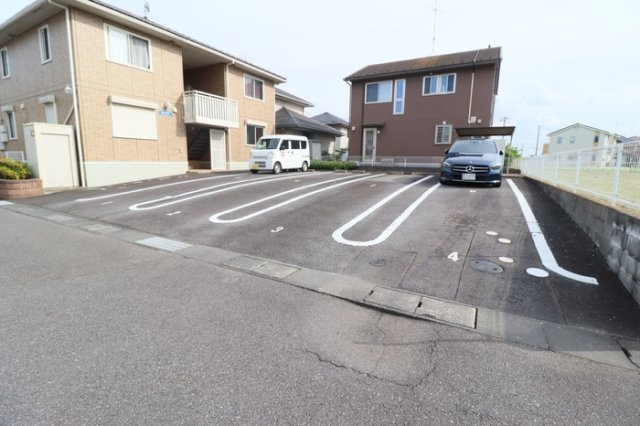 クローバーの駐車場|駐車場