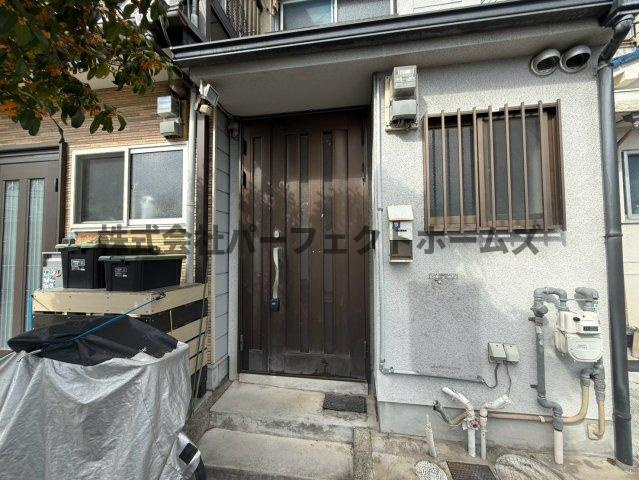 緑町テラスハウス　賃貸のエントランス|建物の内部です