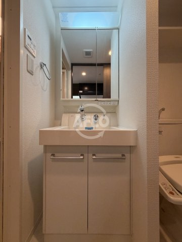 アドバンス新大阪Ⅵビオラの独立洗面台|洗面台