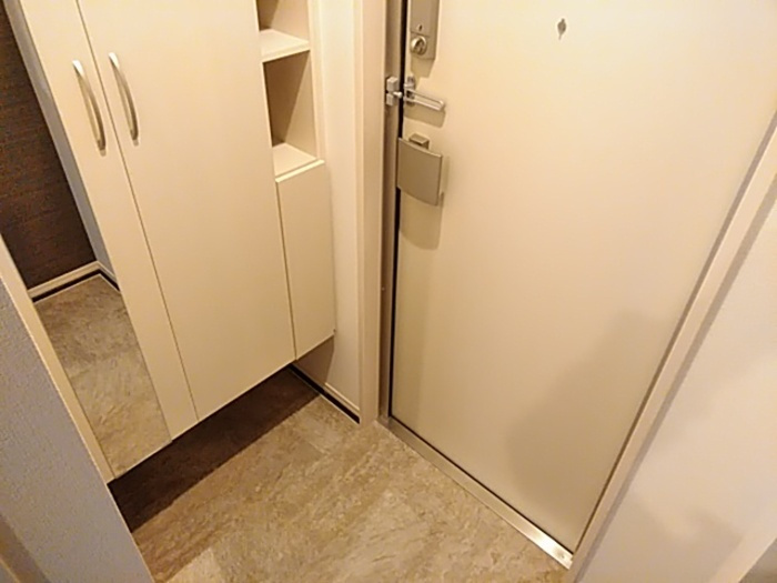 ノア・パークくさべ の玄関