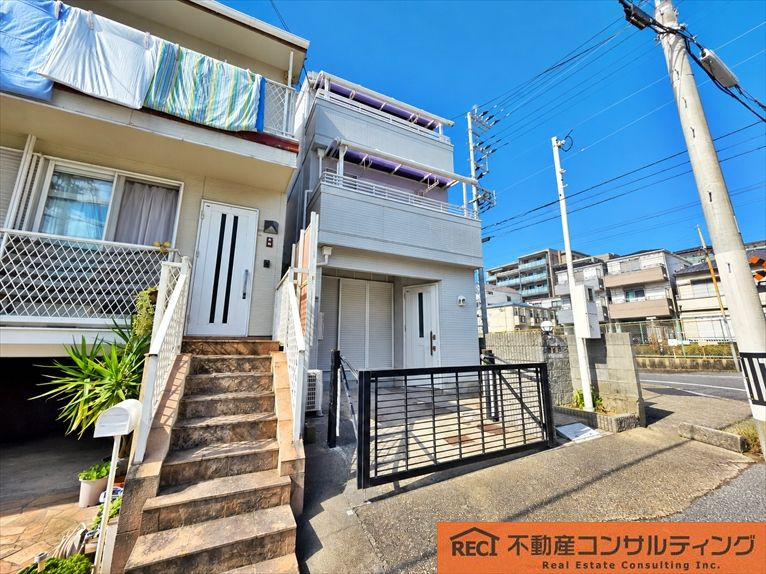 神戸市灘区篠原南町2丁目　中古戸建の外観|六甲小学校まで徒歩4分でお子様の通学も安心♪