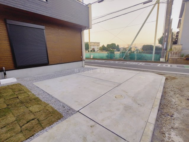 【前面道路含む現地写真】の画像