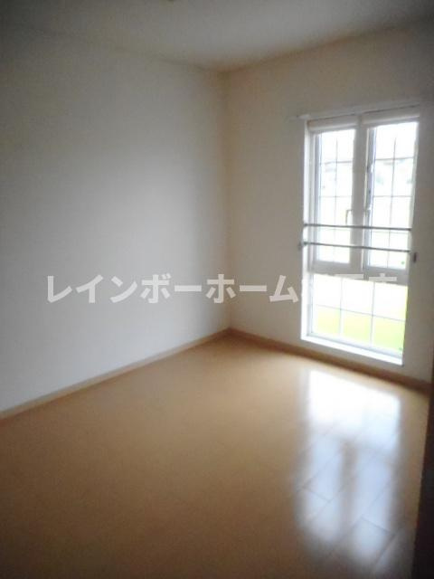 【非対面対応】接客・申込・契約オンライン！LINE×相談可！の寝室|開放的な寝室です