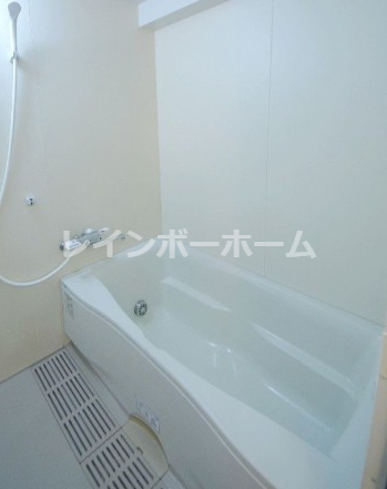 宝栄ハイツ西弁財の浴室