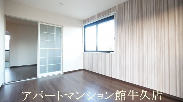 サンハイツ中島の洋室