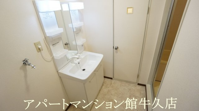 サンハイツ中島の独立洗面台|洗髪洗面化粧台