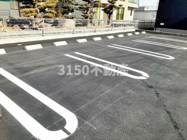 グラースの駐車場|駐車場完備です