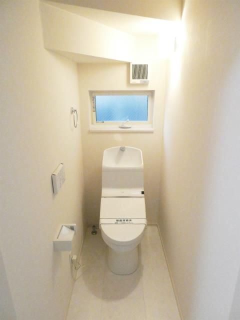 西品川３丁目戸建のトイレ