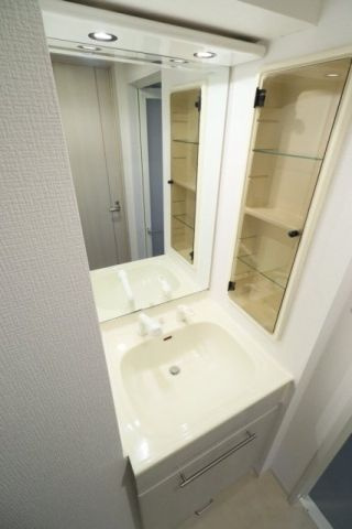 リヴェール池袋の独立洗面台