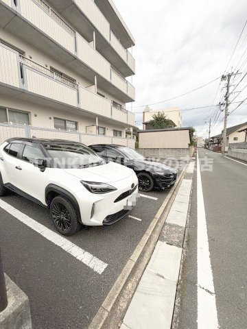グリーンリーブスの駐車場|駐車場に車を止められます