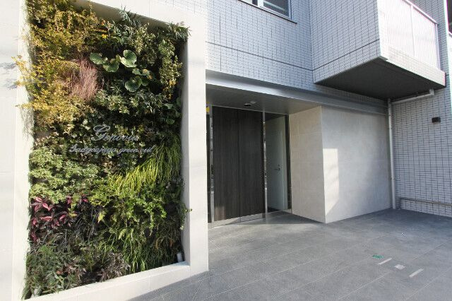 【エントランス】GENOVIA三軒茶屋 green veil 