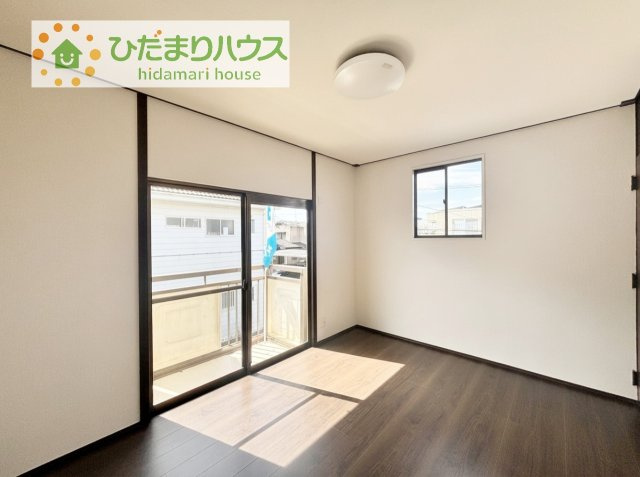 【洋室】 | 筑西市玉戸　中古戸建 | 机にベットを置けば子供部屋の完成です！