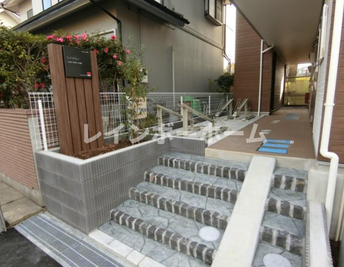 仲介手数料（賃料の1.10ヵ月）の50％OFF対象物件！のエントランス|ゆとりのあるエントランスです