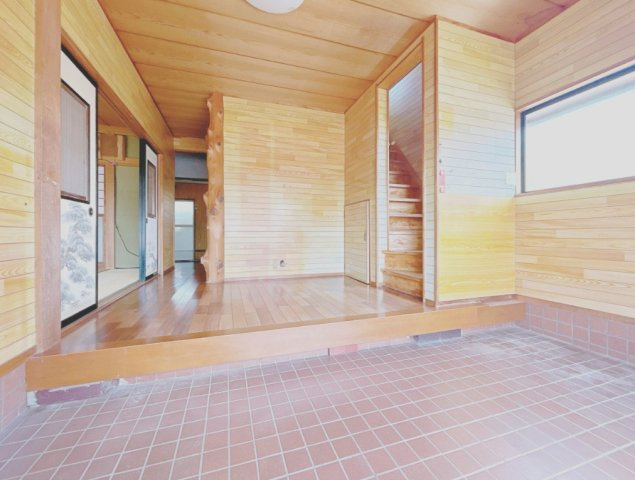富士宮市小泉の中古一戸建の玄関