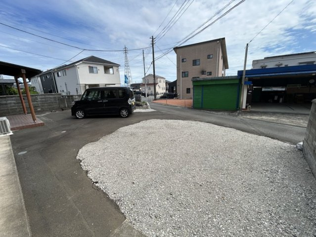 富士宮市小泉の中古一戸建の駐車場