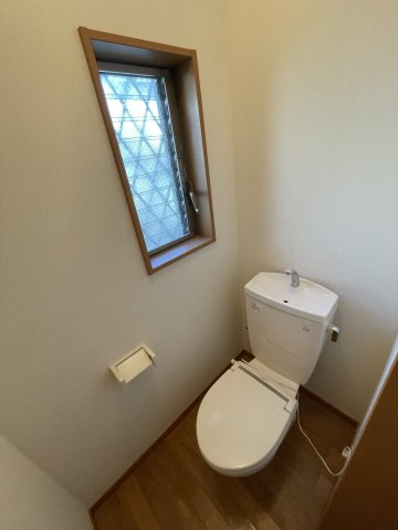 稲城市大丸のアパートのトイレ