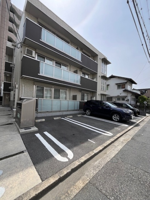 グランメゾン霞の駐車場