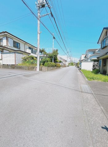 売中古戸建　富士宮市万野原新田の前面道路含む現地写真