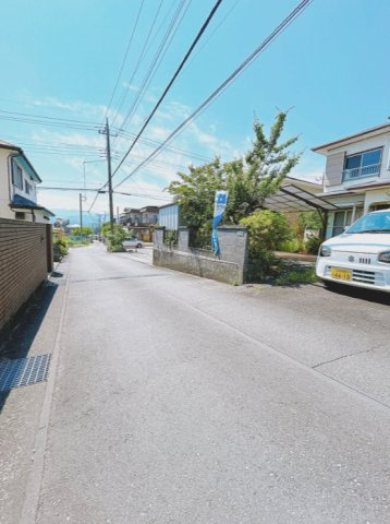 売中古戸建　富士宮市万野原新田の前面道路含む現地写真
