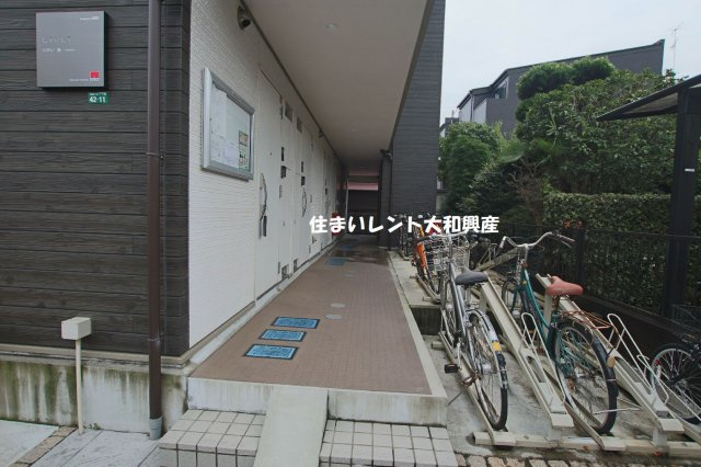 リブリ・茜のエントランス