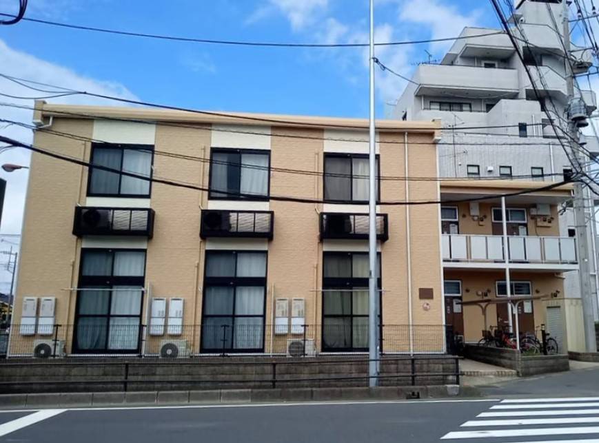 レオパレスセゾンブラン三郷の外観