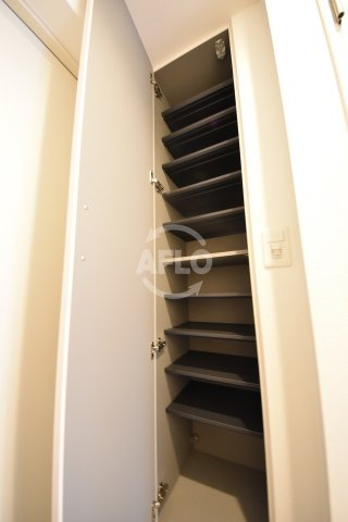 フォーリアライズ南堀江ヴィータの収納|フォーリアライズ南堀江ヴィータ　シューズボックス