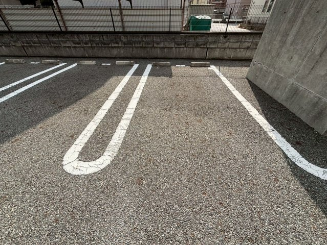 グランヒル青山の駐車場