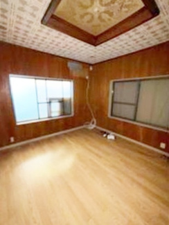 【居間・リビング】 | 尼崎市立花町3丁目　中古戸建 | 生活施設が近隣にあり大変便利な立地