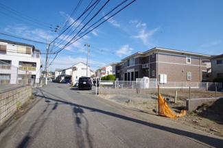 【前面道路含む現地写真】 | 【仲介手数料無料！！】府中市日新町2丁目　新築戸建て（全1棟）A号棟　5690万円 | 令和8年10月12日撮影　