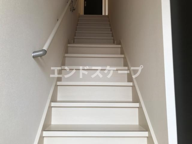 ルミエール・ユノの内装|階段
高崎、前橋のお部屋探しはエンドスケープまで！お客様の理想お聞かせ下さい♪