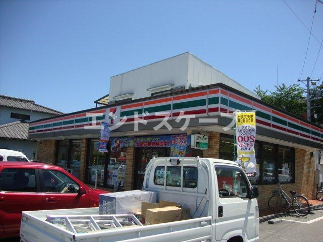 ルミエール・ユノの周辺|セブンイレブン高崎石原町店まで200ｍ
高崎、前橋のお部屋探しはエンドスケープまで！お客様の理想お聞かせ下さい♪