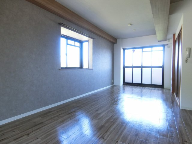【内装】 | Breeze court