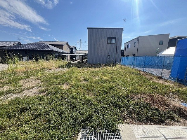 土佐市高岡字摺木丙分譲地の前面道路含む現地写真