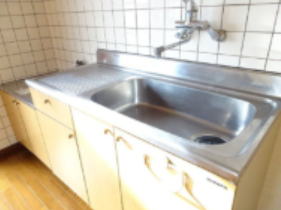 調布市佐須町４丁目のアパートのキッチン