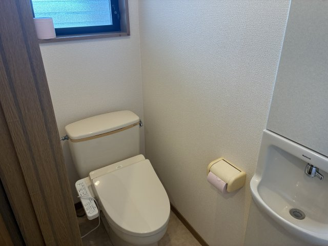 宇土市野鶴町の中古一戸建のトイレ|1Fトイレ