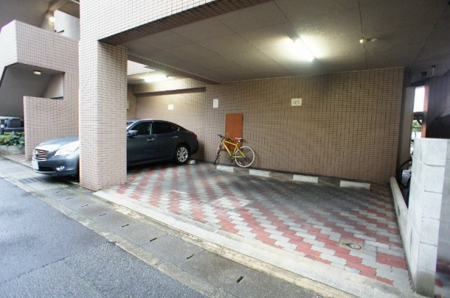 カサベルデの駐車場